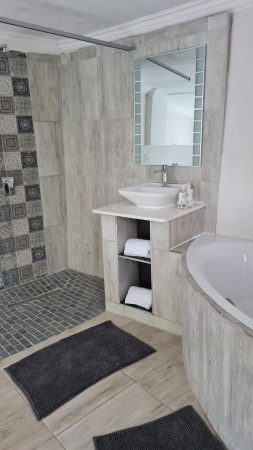 Cozy Kosmos Bed & Breakfast Хартбееспоорт Стая снимка